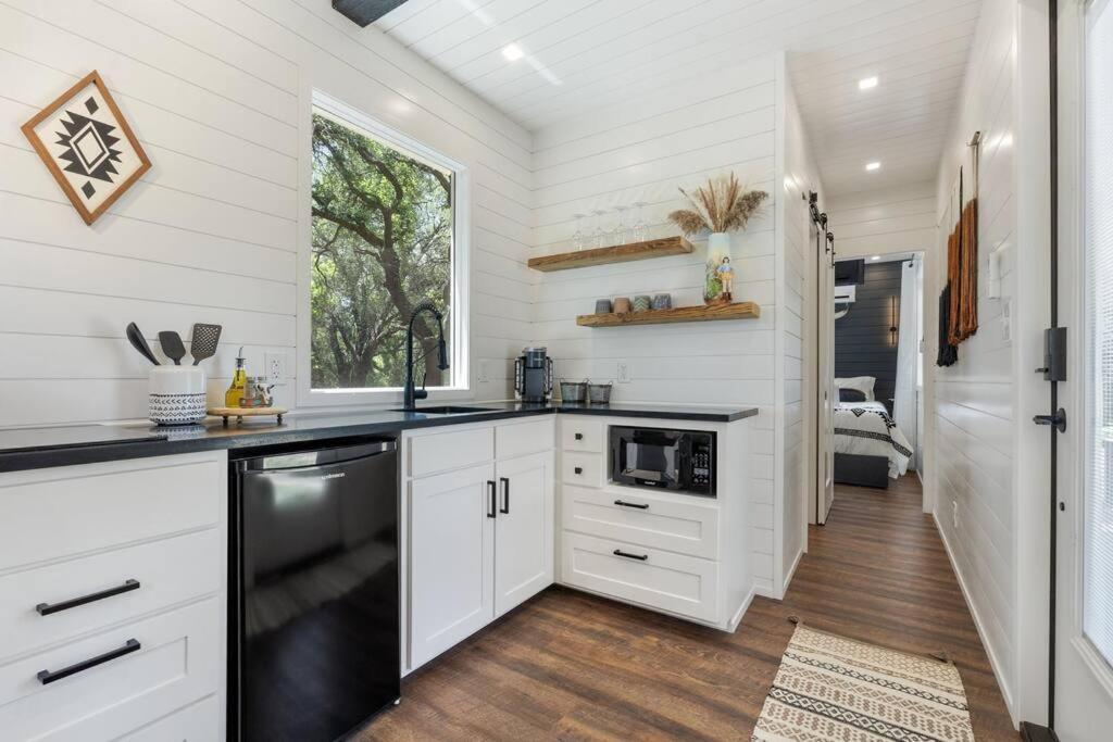 The Lonely Bull Luxury Container Home On 5 Acres ウェザーフォード エクステリア 写真