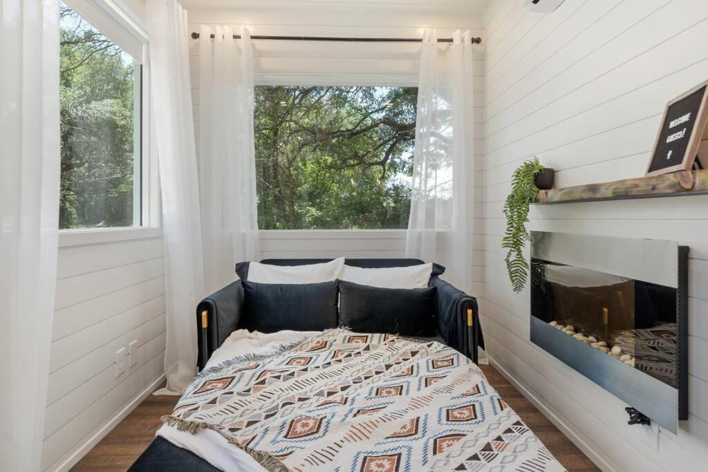 The Lonely Bull Luxury Container Home On 5 Acres ウェザーフォード エクステリア 写真