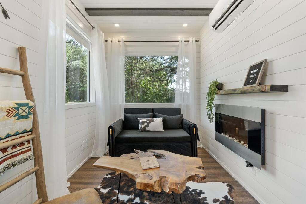 The Lonely Bull Luxury Container Home On 5 Acres ウェザーフォード エクステリア 写真