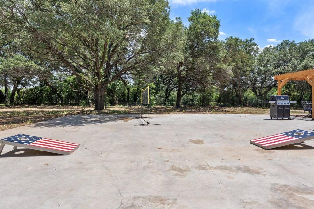 The Lonely Bull Luxury Container Home On 5 Acres ウェザーフォード エクステリア 写真