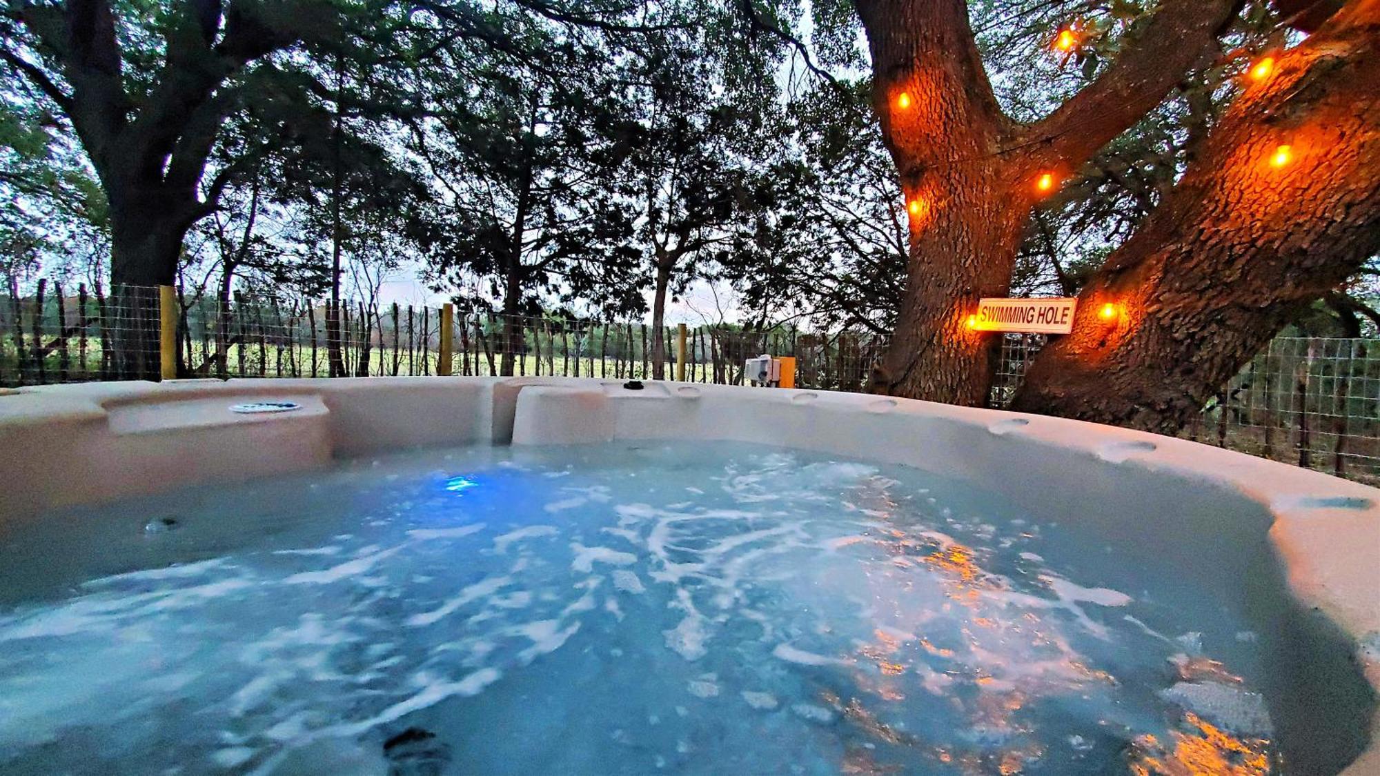 The Lonely Bull Luxury Container Home On 5 Acres ウェザーフォード エクステリア 写真